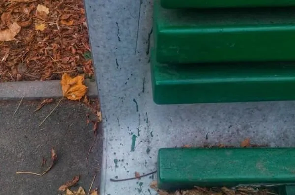 Київ парк лавки комунальники ЖЕК Київ парк лавки комунальники ЖЕК