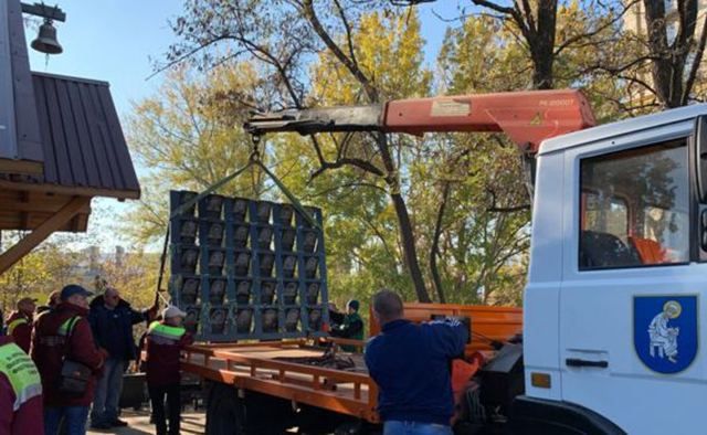 Памятник Героям Небесной Сотни демонтировали: фото Памятник Героям Небесной Сотни демонтировали: фото