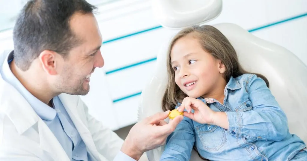 Герметизувати потрібно перші постійні зуби дітей