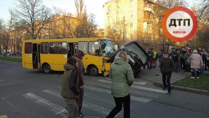 ДТП, Київ. маршрутка, транспорт, потерпілі ДТП, Київ. маршрутка, транспорт, потерпілі