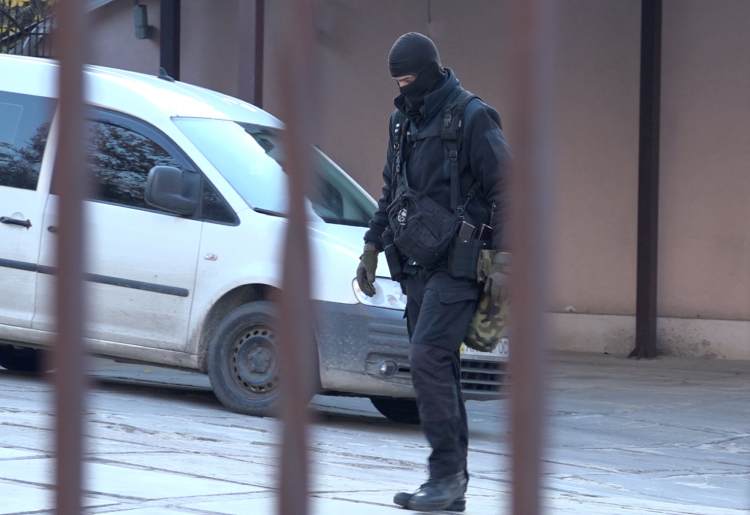 Обыски в компании "СОБИ": у сотрудников забрали телефоны и не выпускали их на улицу Обыски в компании "СОБИ": у сотрудников забрали телефоны и не выпускали их на улицу