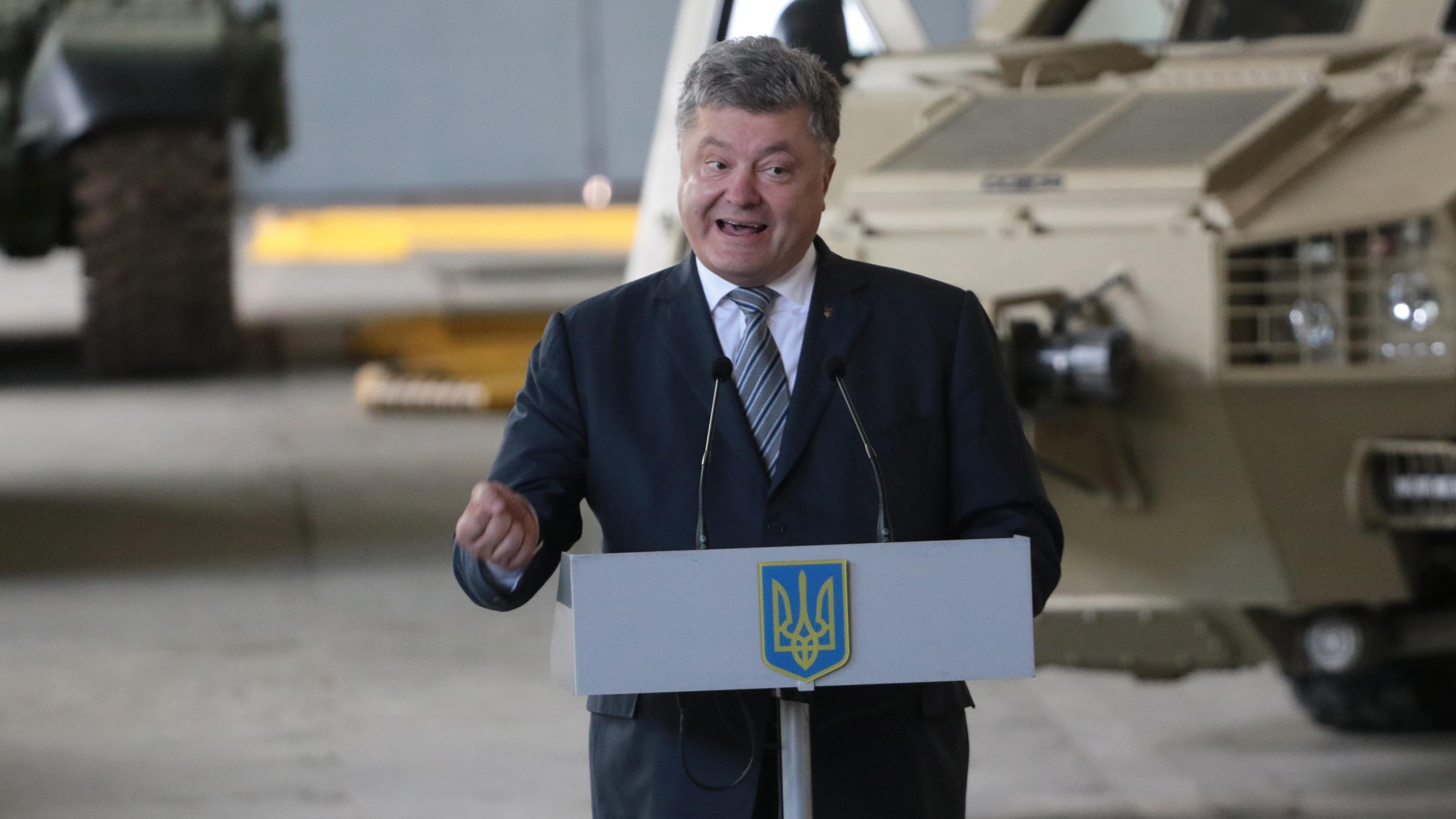 "Россия выбирает новых марионеток": Порошенко сделал резкое заявление о выборах на Донбассе