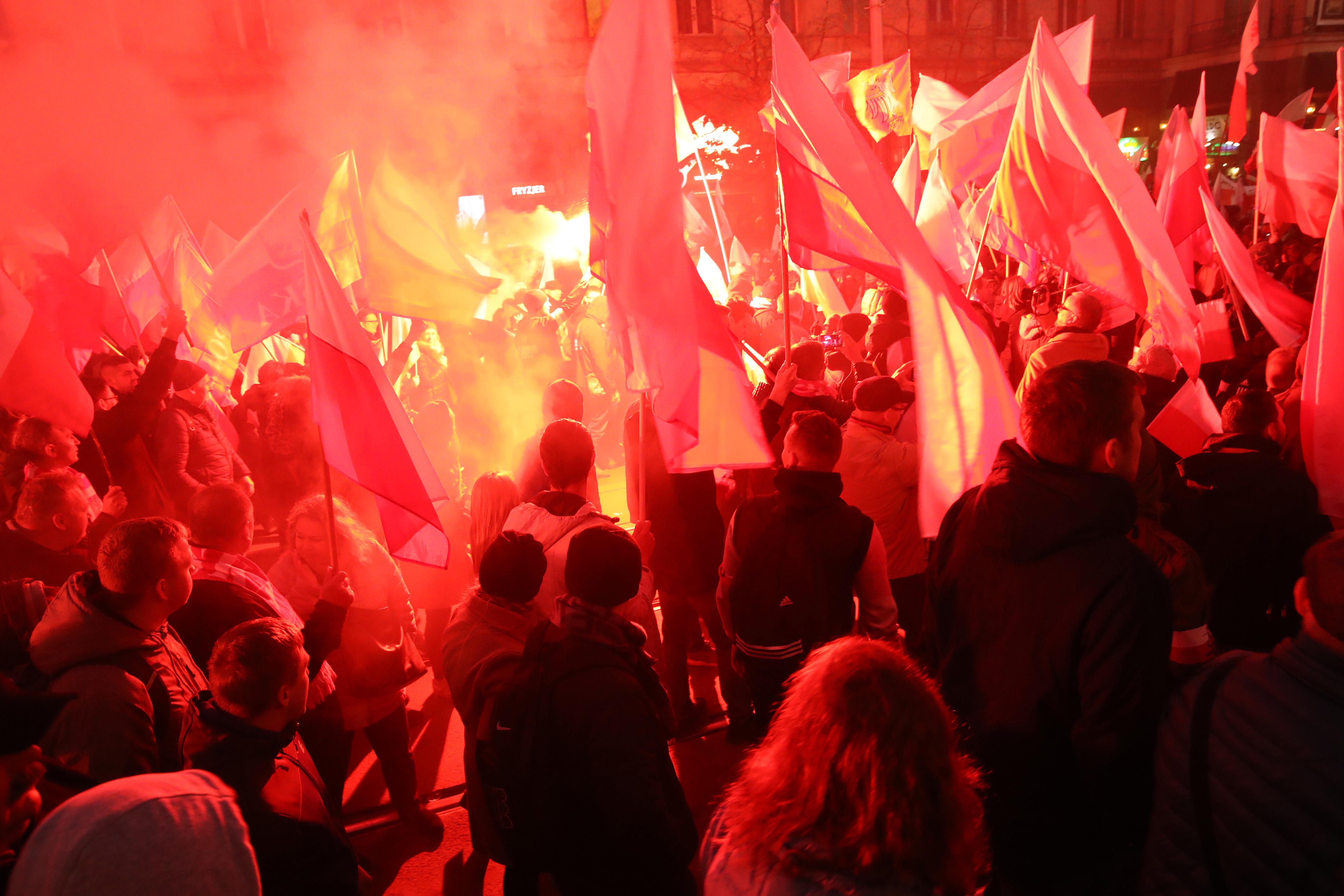 Польша масштабно отмечает 100-летие восстановления независимости: яркие фото