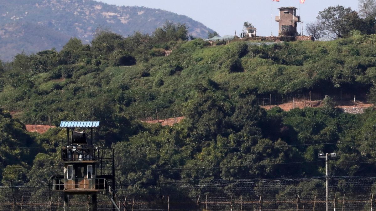 КНДР і Південна Корея приступила до знесення прикордонних постів КНДР і Південна Корея приступила до знесення прикордонних постів