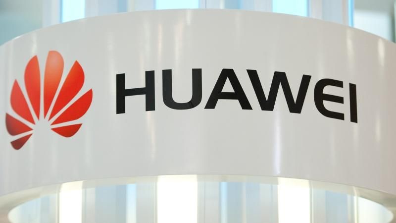 Huawei запатентувала новий дизайн безрамкових смартфонів: фото