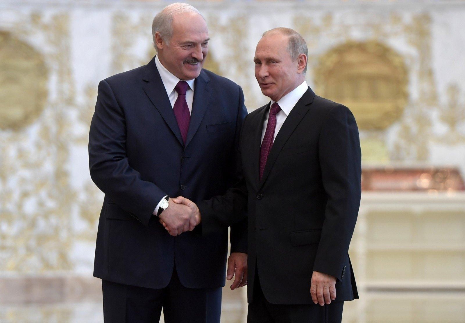 "Не надо объяснять, что для нас Россия": Лукашенко хочет от Путина привилегий для посла Беларуси