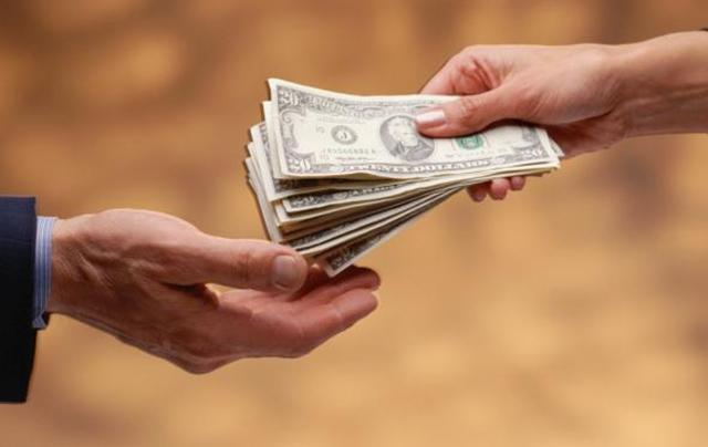 Сколько процентов роста экономики Украины "съедает" коррупция: данные МВФ