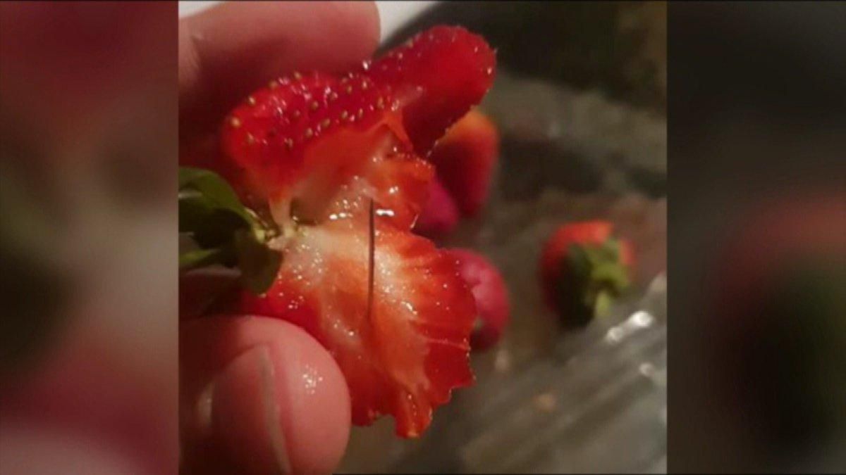 В Австралии обнаружили упаковки фруктов с иглами внутри