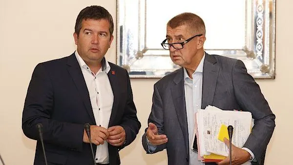 Чехія відставка Андрея Бабіша прем'єр-міністр скандал з сином