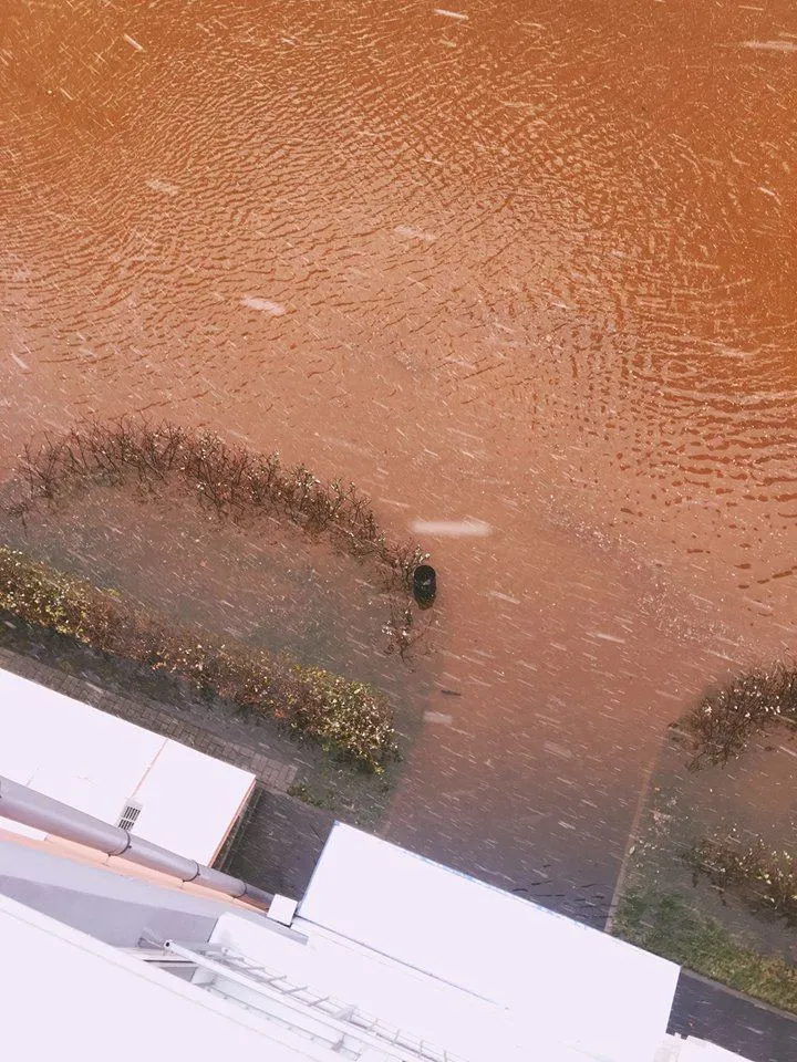 Київ прорвало трубу ЖК Комфорт Таун Київ прорвало трубу ЖК Комфорт Таун