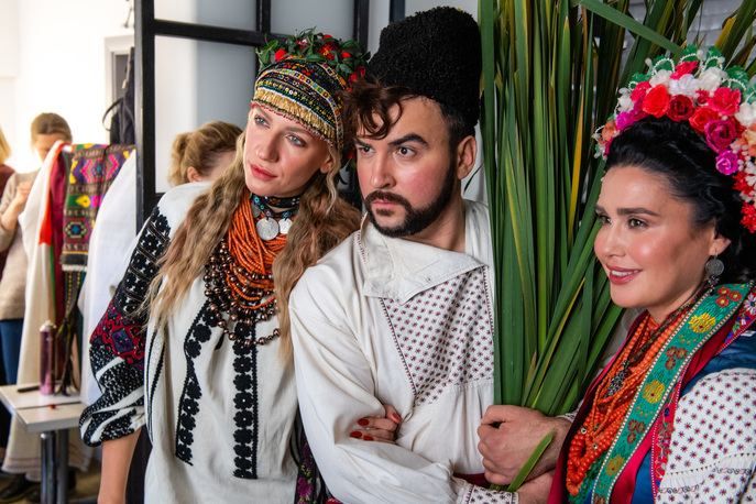 Єфросиніна, Нікітюк і Джамала знялися в автентичному вбранні: яскравий фоторепортаж