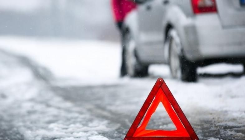 Снег в Украине: Омелян рассказал, сколько ДТП произошло за сутки Снег в Украине: Омелян рассказал, сколько ДТП произошло за сутки