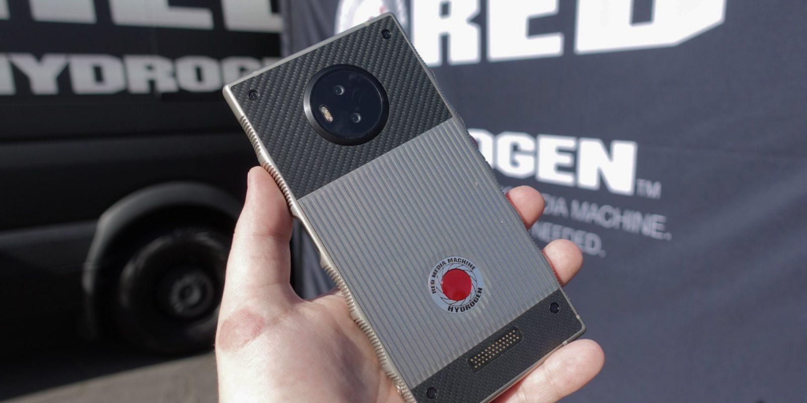 Міцний, наче танк: смартфон RED Hydrogen One випробували на міцність Міцний, наче танк: смартфон RED Hydrogen One випробували на міцність