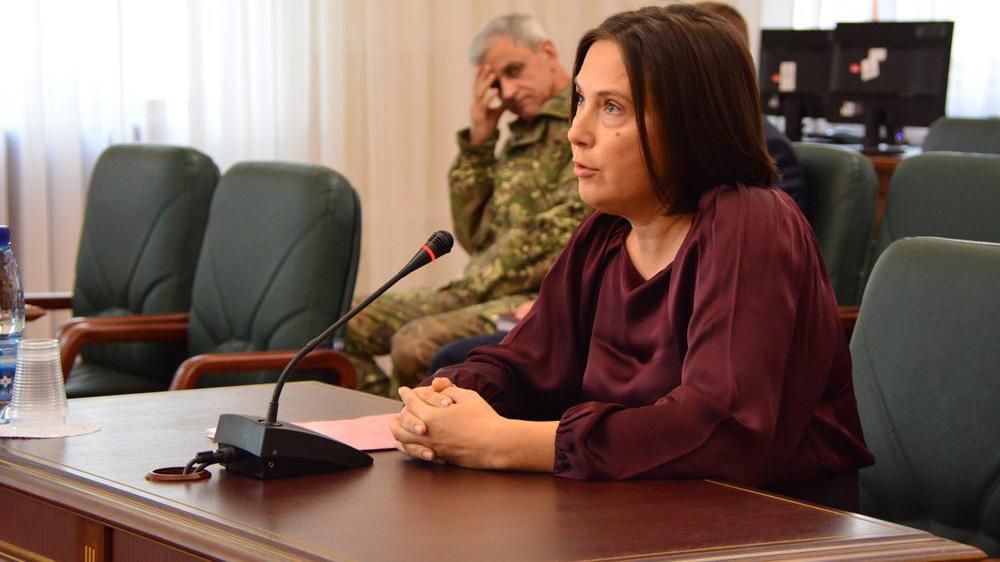 Свекруха судді "купила" дім за майже 2 мільйони гривень, продаючи ягоди на ринку Свекруха судді "купила" дім за майже 2 мільйони гривень, продаючи ягоди на ринку