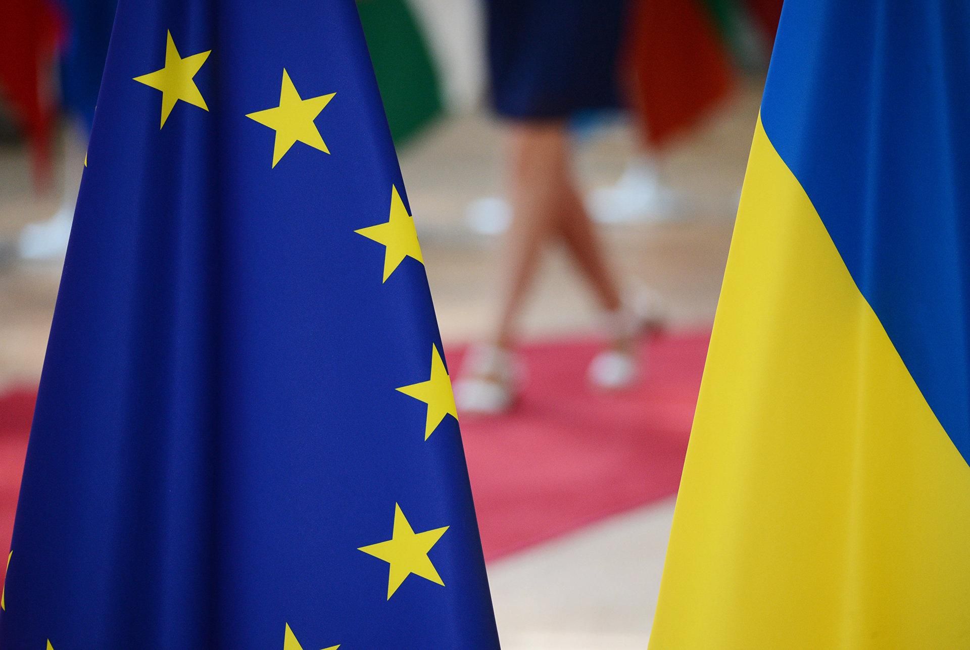 ЄС введе санкції проти організаторів "виборів" на окупованих територіях Донбасу, – журналіст 