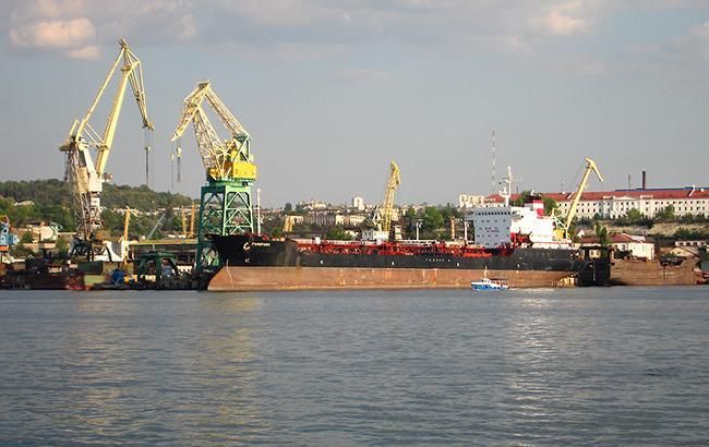 Україна арештувала 15 іноземних суден, які заходили в порти окупованого Криму