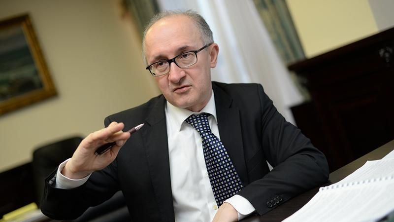 Председателя Высшей квалификационной комиссии судей облили зеленкой Председателя Высшей квалификационной комиссии судей облили зеленкой