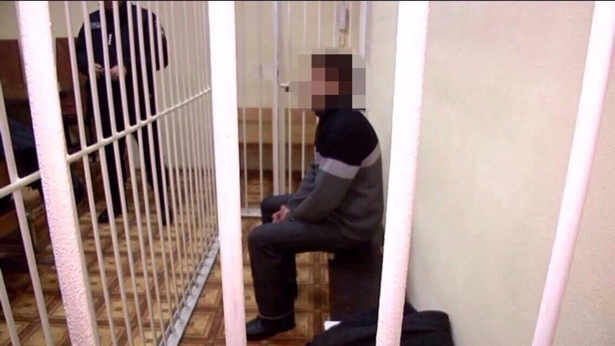 У Києві кинули за ґрати ляльковода, який під час дитячого святкування розбещував 8-річну дитину