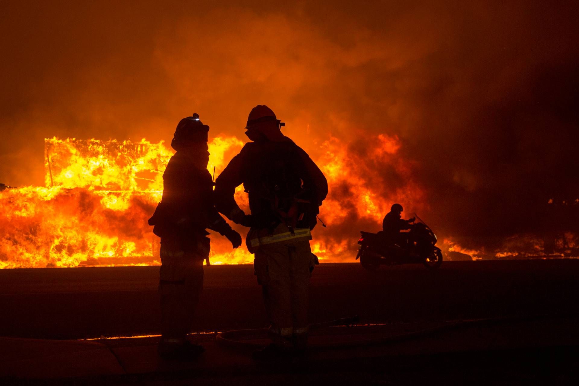 Рай, що вигорів вщент: у масштабних пожежах у Каліфорнії згоріло місто Парадайз