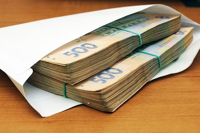 Сколько украинцев зарабатывают больше 15 тысяч гривен в месяц