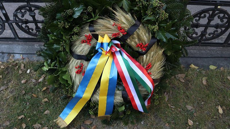 В Венгрии открыли памятник жертвам Голодомора в Украине: фото В Венгрии открыли памятник жертвам Голодомора в Украине: фото