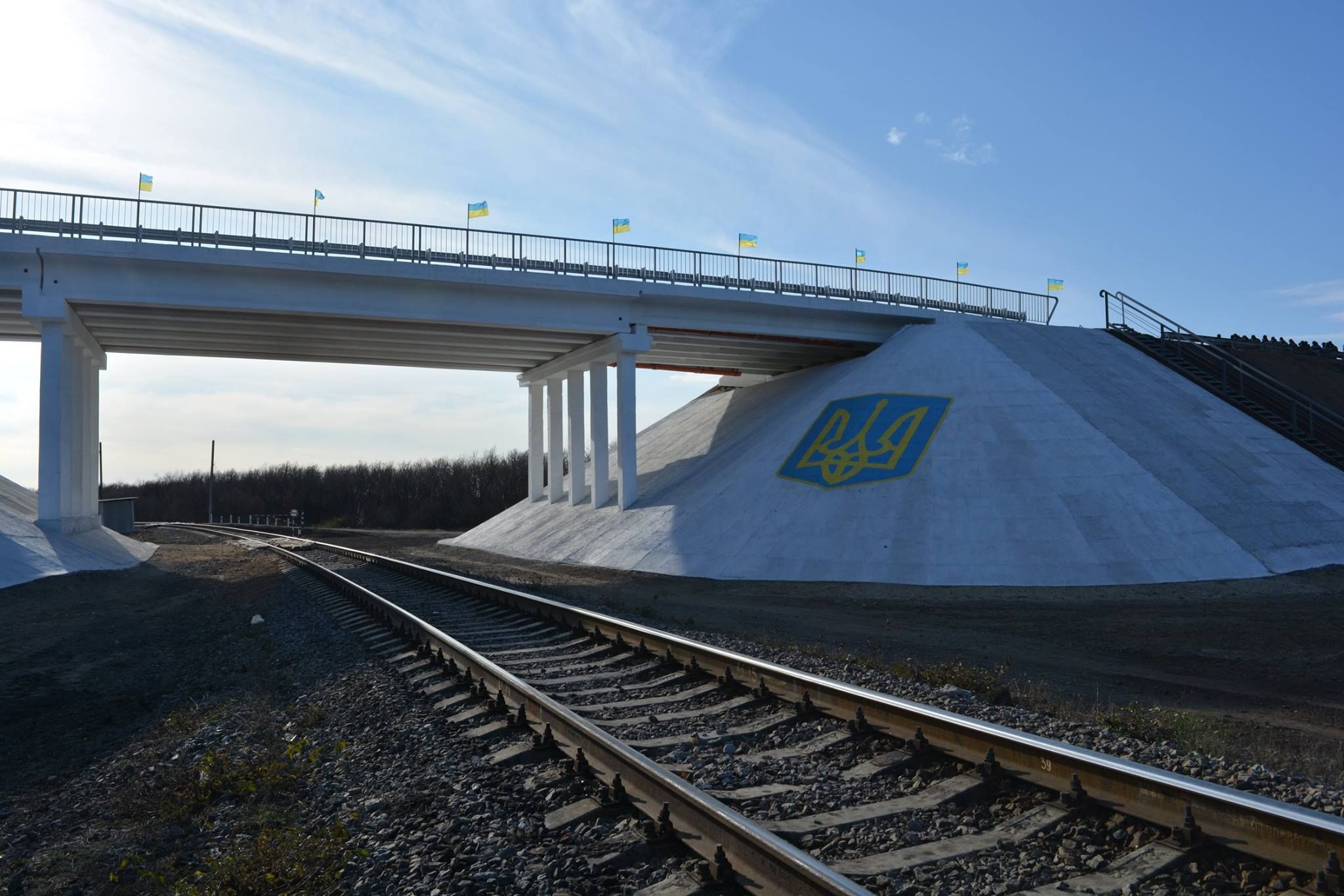 Українські військові відновили пошкоджений міст під Попасною: з'явились фото