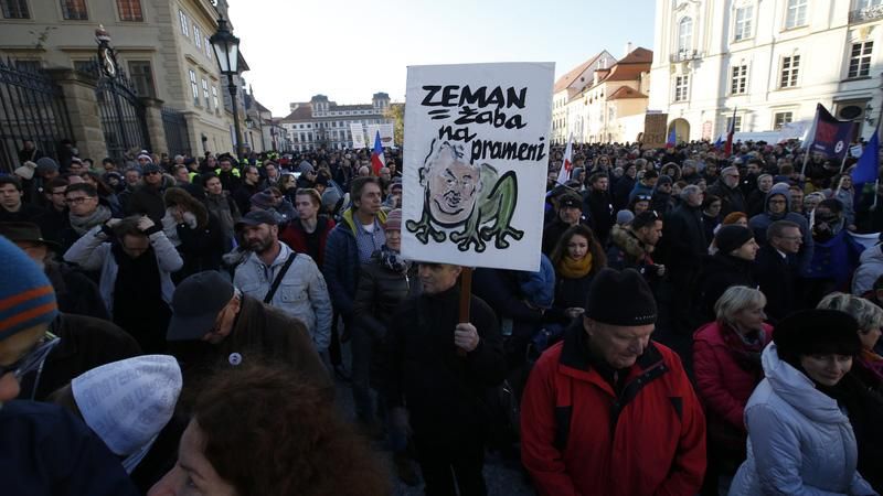 Многотысячные протесты против президента и премьера Чехии: впечатляющий фоторепортаж