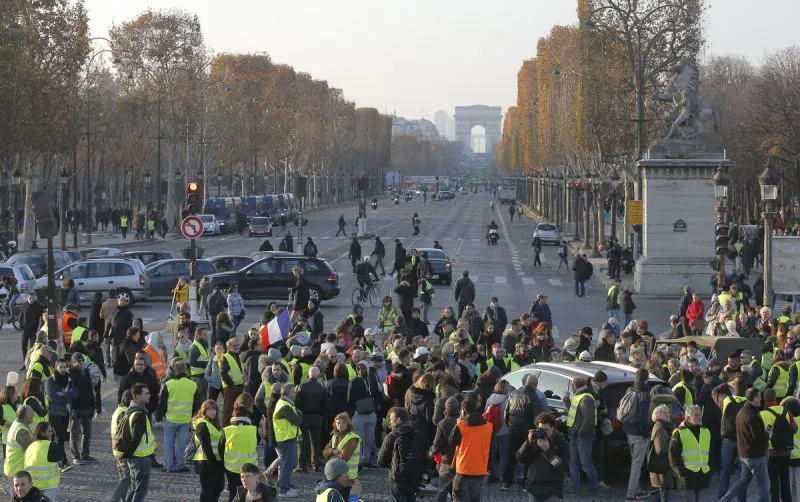 париж протести франція жовті жилети жертви