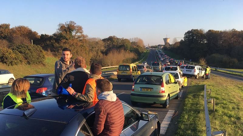 Протести у Франції: учасники акції блокують сховища з пальним Протести у Франції: учасники акції блокують сховища з пальним