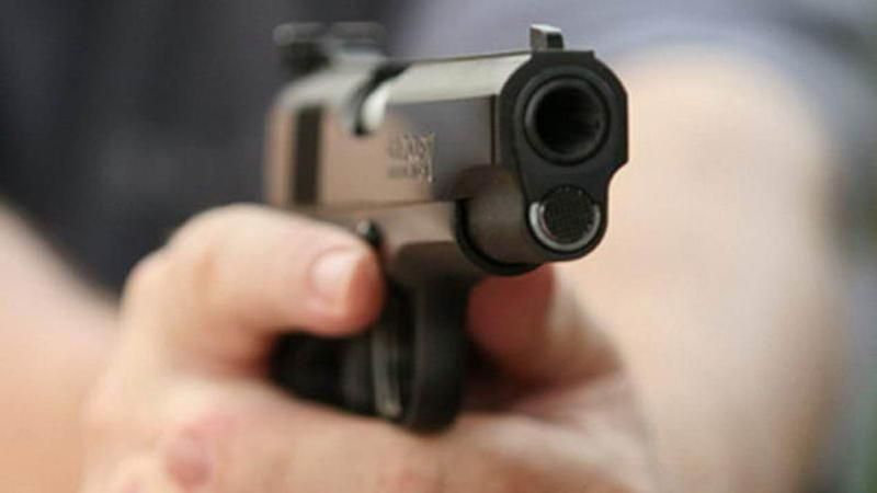 У Києві сталася стрілянина: поранено трьох людей У Києві сталася стрілянина: поранено трьох людей