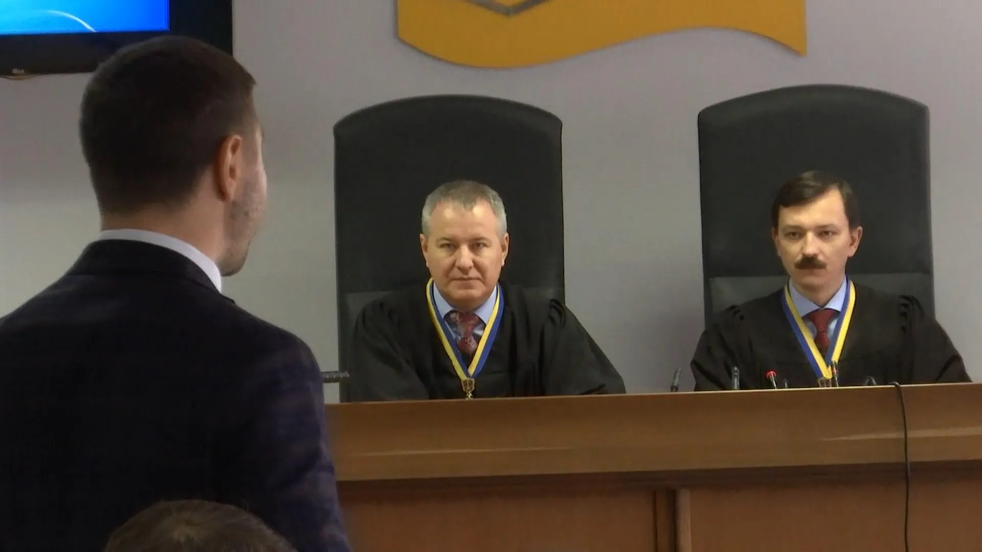 Оболонський суд перніс справу Януковича