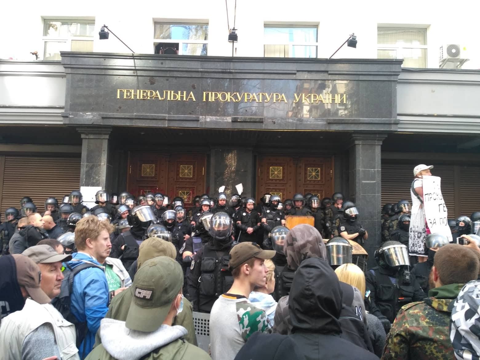 Перевірка перед екстрадицією: Луценко збирається підписати важливий наказ Перевірка перед екстрадицією: Луценко збирається підписати важливий наказ