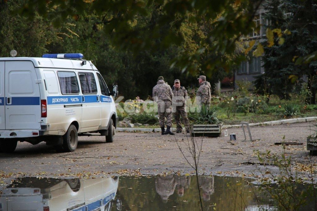 Коледж в Керчі, де стався масовий розстріл, "замінували" студенти із Росії: подробиці