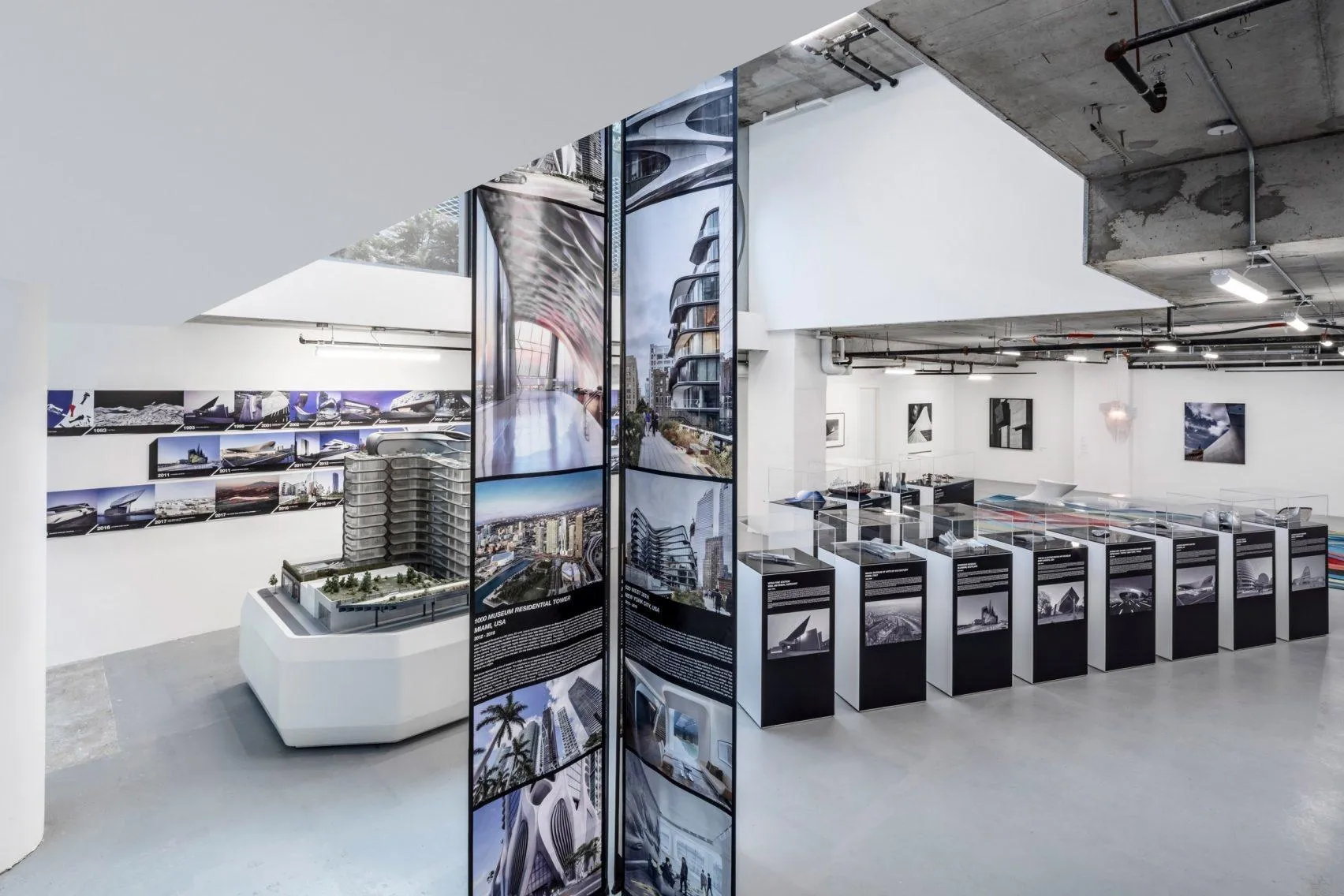 Заха Хадід виставка Нью-Йорк фото Заха Хадід виставка Нью-Йорк фото