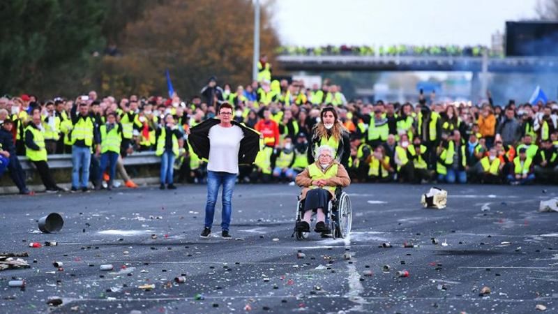 Протесты во Франции: Макрон сделал заявление относительно митингующих
