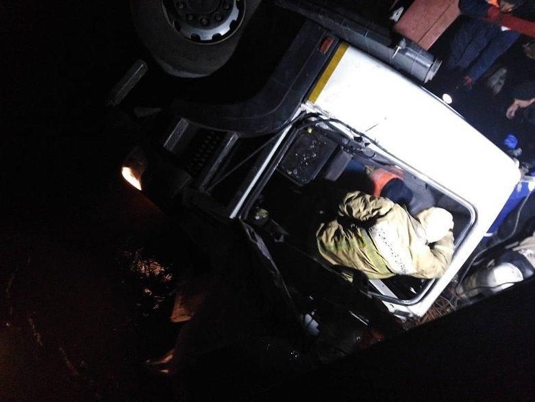 У Росії через падіння мосту загинули люди: відео, фото У Росії через падіння мосту загинули люди: відео, фото