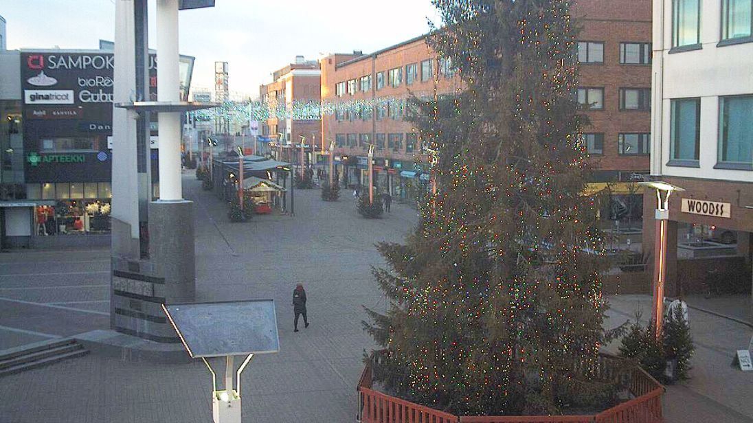 В Лапландии не выпал снег: тысячи туристам отменили отдых В Лапландии не выпал снег: тысячи туристам отменили отдых