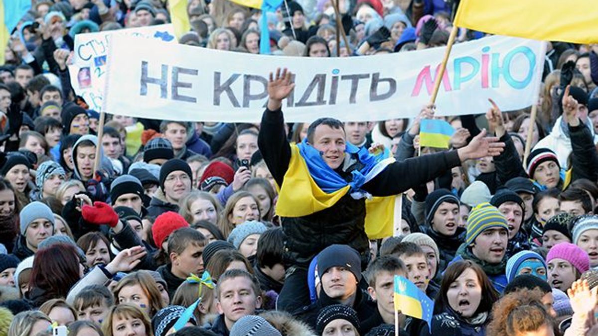 Що об'єднує Схід та Захід та чому українці розчарувалися після Майдану Що об'єднує Схід та Захід та чому українці розчарувалися після Майдану