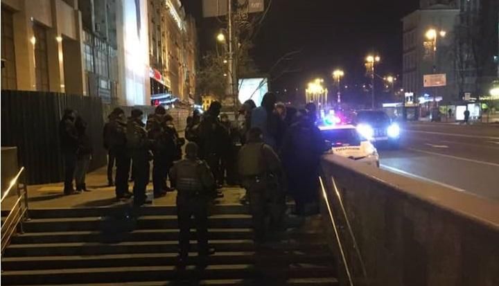 Протесты возле Дома профсоюзов: несколько активистов С14 задержали, но впоследствии отпустили Протесты возле Дома профсоюзов: несколько активистов С14 задержали, но впоследствии отпустили