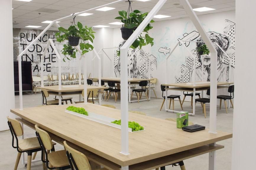 Міжнародна мережа коворкінгів відкрила перший у центрі Києві: як він виглядає Міжнародна мережа коворкінгів відкрила перший у центрі Києві: як він виглядає