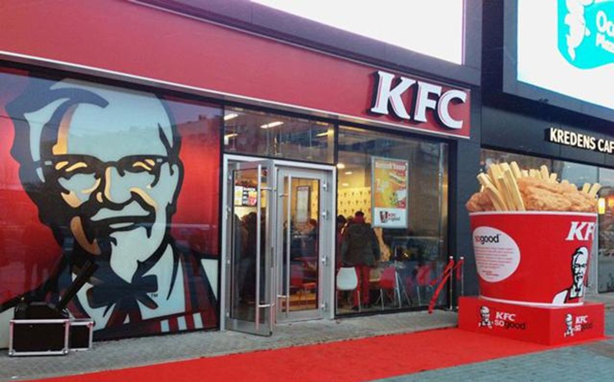 Скандал с KFC в Доме профсоюзов: ресторан поблагодарил полицию за  задержание активистов - Киев