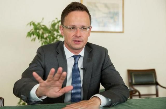 "Не противоречит украинским законам": Сийярто о скандале с венгерскими паспортами на Закарпатье "Не противоречит украинским законам": Сийярто о скандале с венгерскими паспортами на Закарпатье