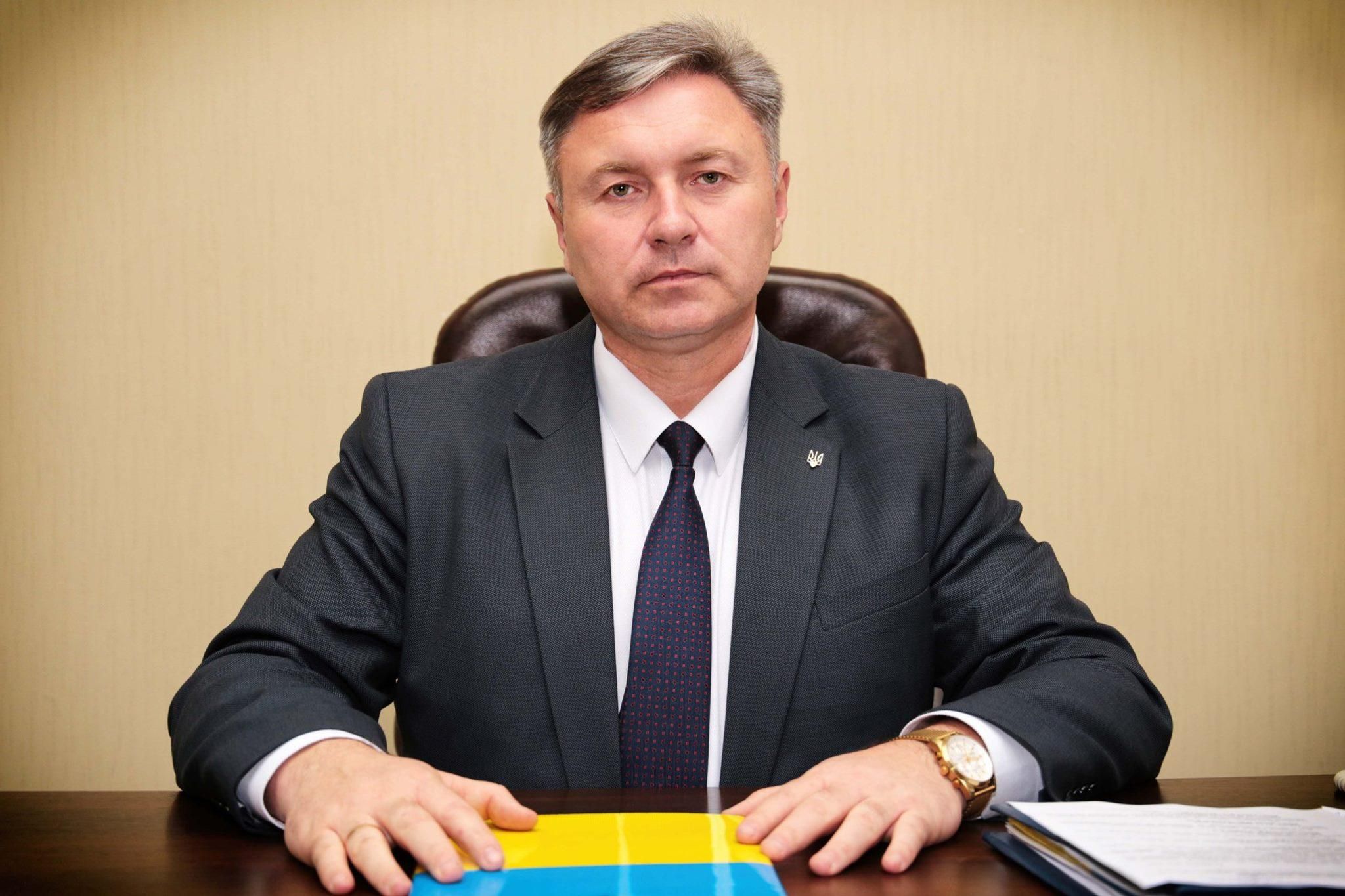 Порошенко уволил главу Луганской ОГА