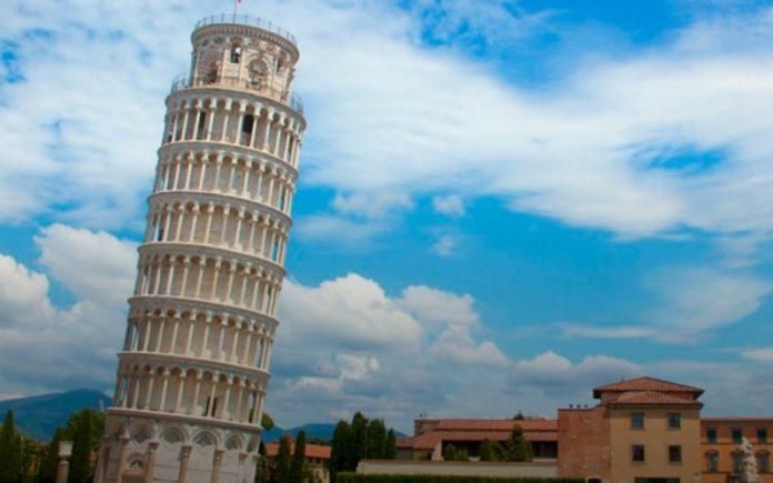 Знаменитая Пизанская башня начала выравниваться Знаменитая Пизанская башня начала выравниваться