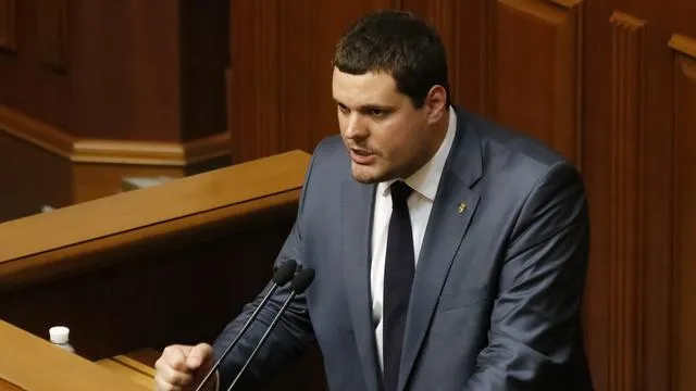 позафракційний народний депутат Андрій Іллєнко позафракційний народний депутат Андрій Іллєнко