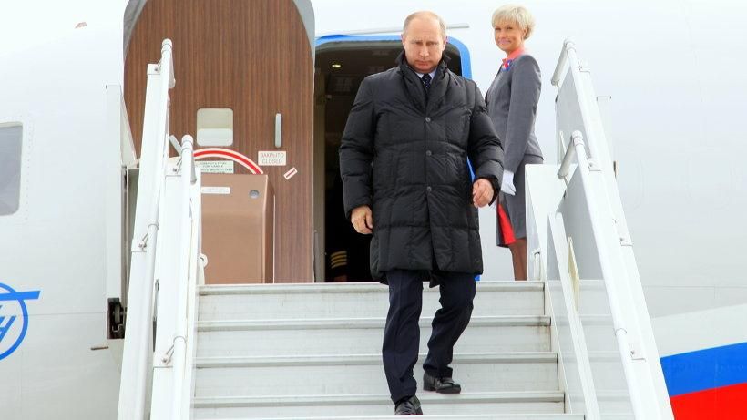 Путин приехал в оккупированный Крым Путин приехал в оккупированный Крым