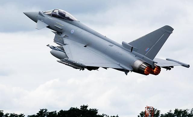 Истребители НАТО трижды за день перехватили российские военные самолеты Истребители НАТО трижды за день перехватили российские военные самолеты