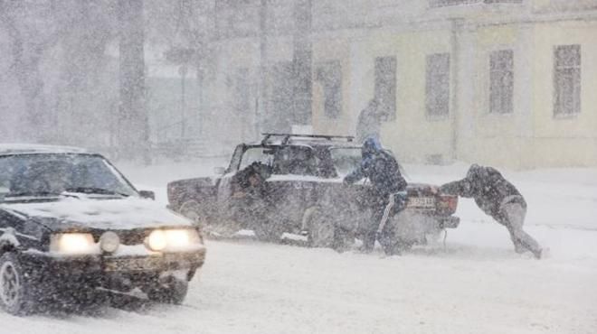На Україну суне заметіль: "Укравтодор" попередив, де значно погіршаться умови на дорогах