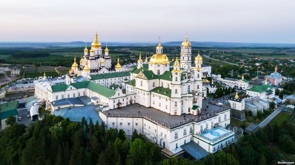 В РПЦ забили тревогу из-за того, что Украина лишила их Почаевской лавры