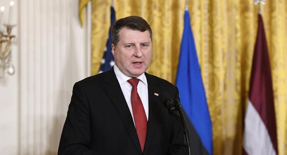 Президент Латвії поїде на Донбас